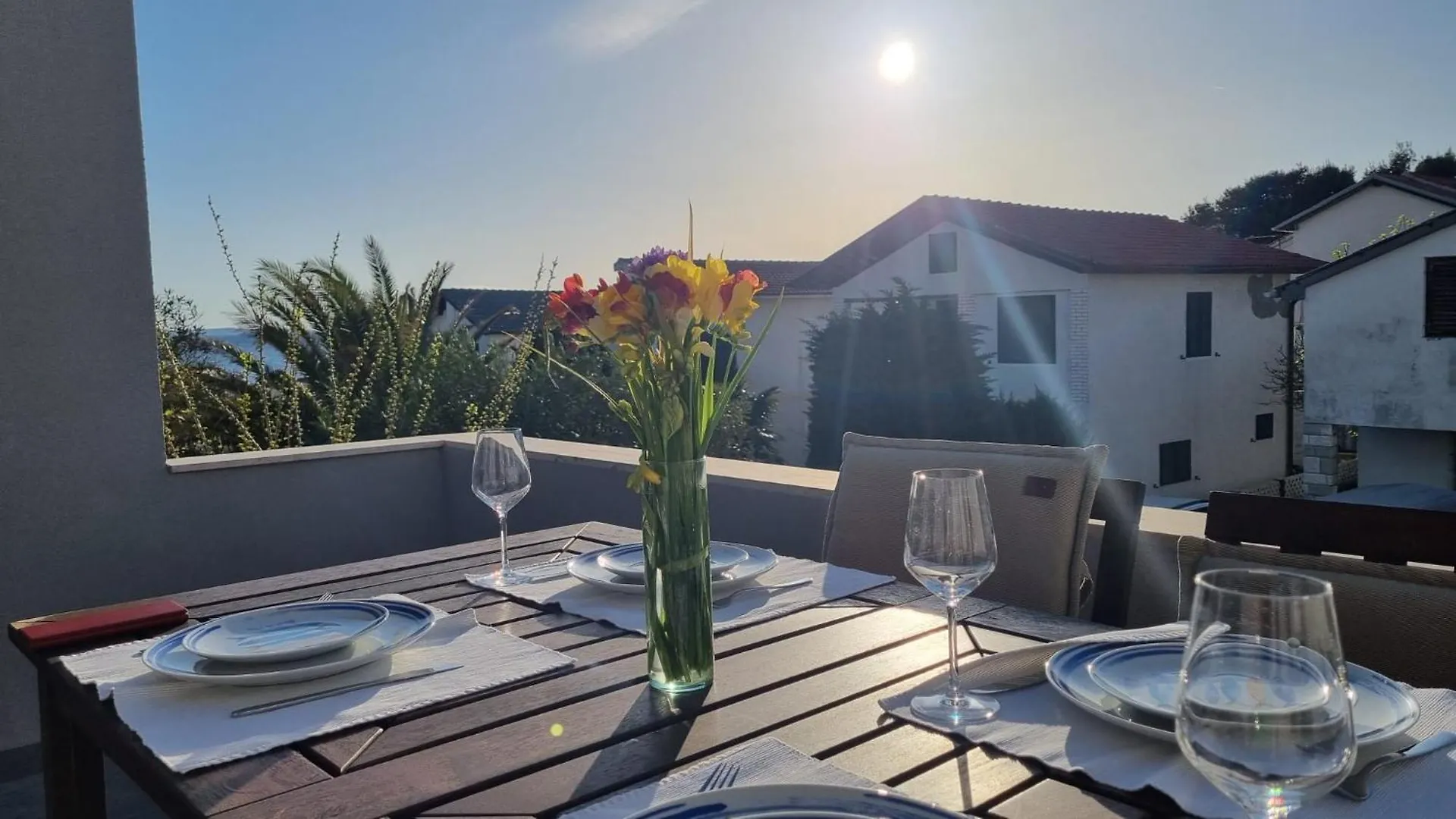 Salt And Sun Apartment Vir
